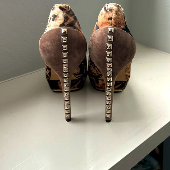 Sooo Cute Vince Camuto leopard print heels size 8 - Picture 2 of 8